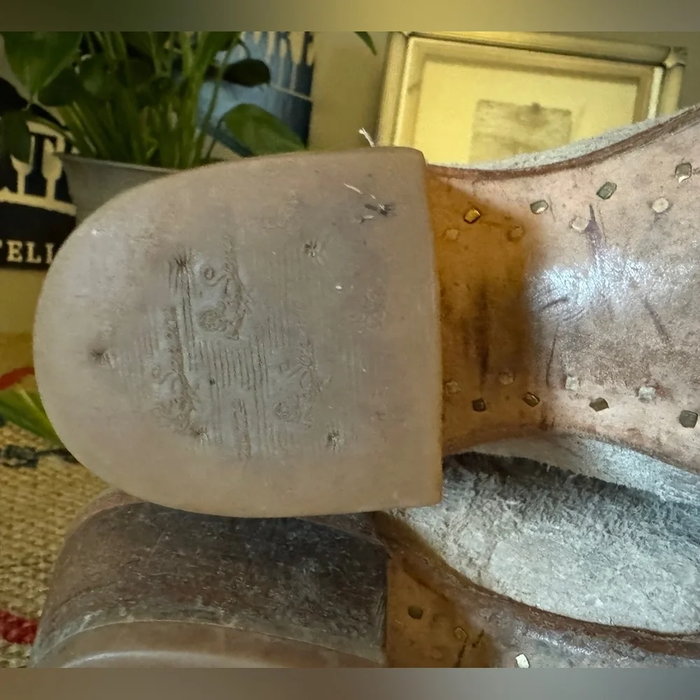 Sonora Distressed Leather Cowboy Boots - Picture 6 of 10